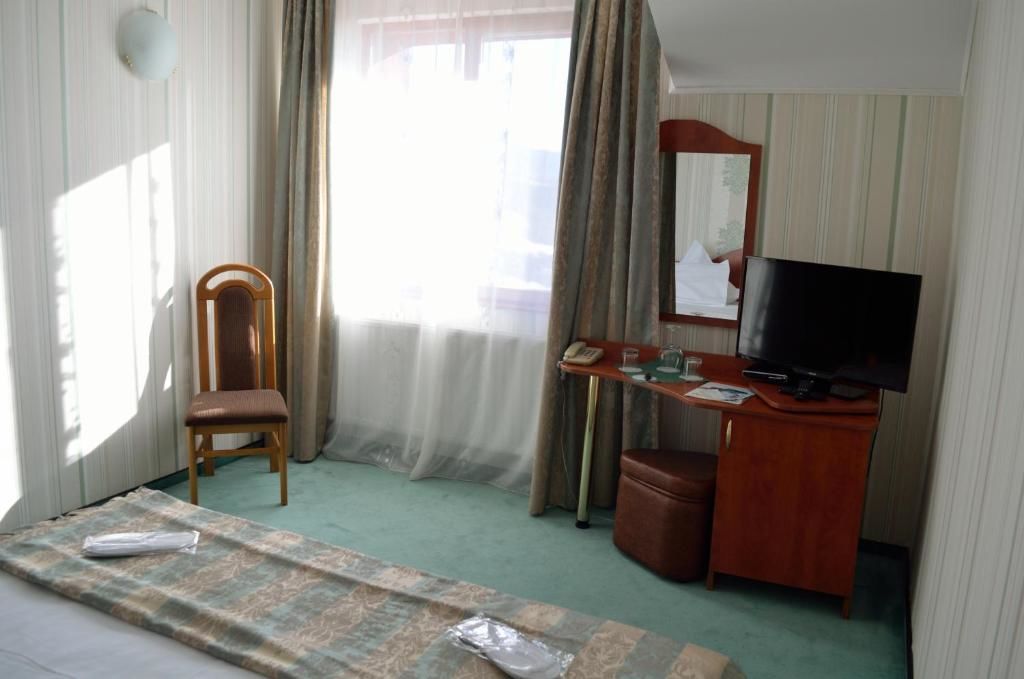 Отель Hotel Rusu Петрошани