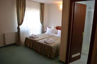 Отель Hotel Rusu Петрошани Двухместный номер с 1 кроватью-15